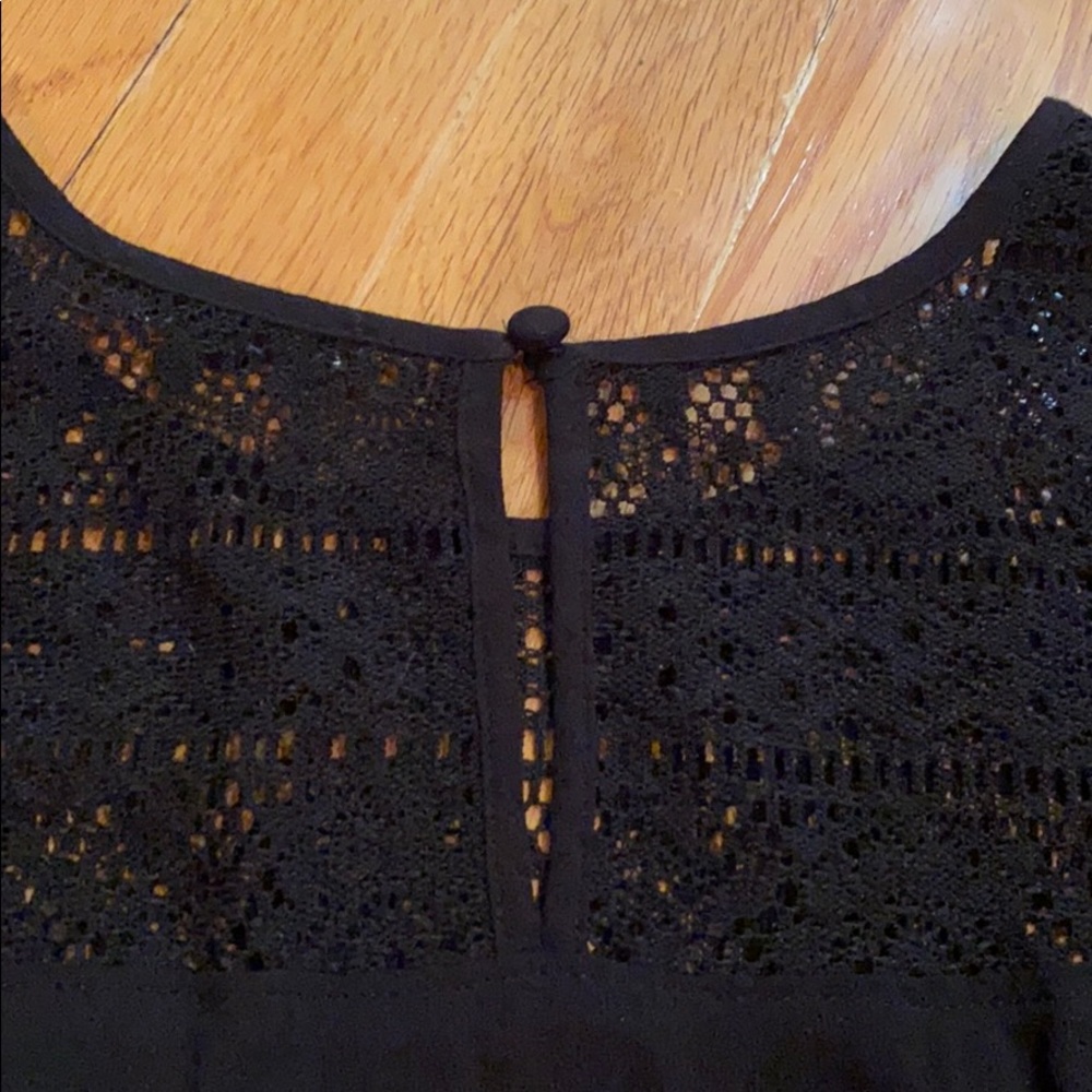 Express open shoulder top. - Picture 10 of 10